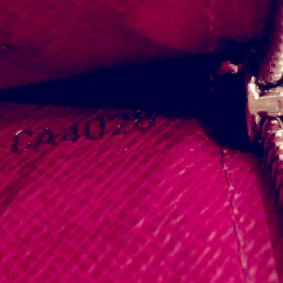 Louis Vuitton Long Epi Leather Wallet - Picture 11 of 11